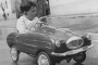 17-bambino-che-giovano-ad-Avezzano-1950-via-marruvio